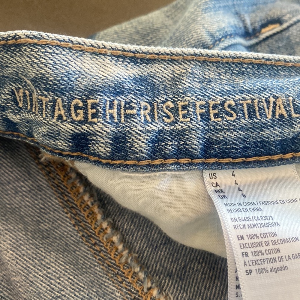 🌴 BUNDLE 5 FOR $25! 
AEO Sz 4 Jean depressed shorts button fly - Picture 8 of 8